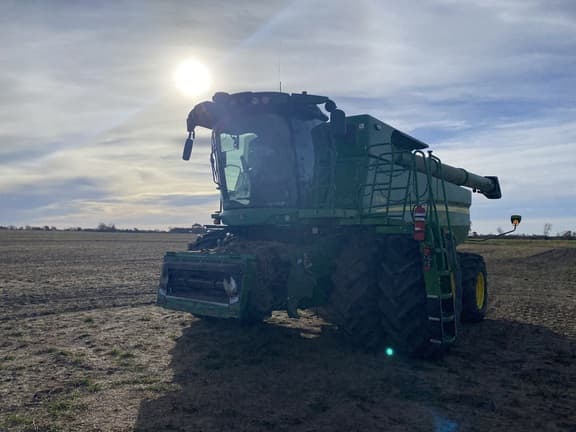 Image of John Deere S790 equipment image 4