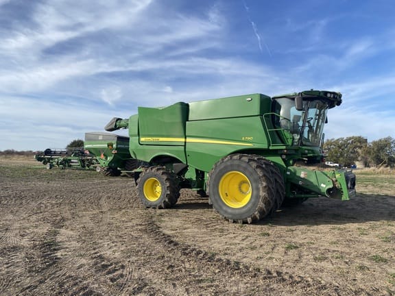 2023 John Deere S790 Equipment Image0