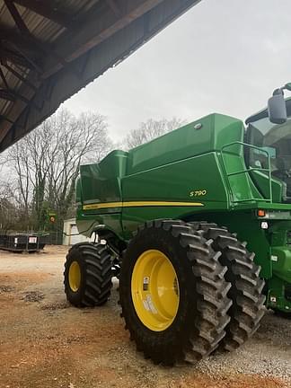 Image of John Deere S790 equipment image 3