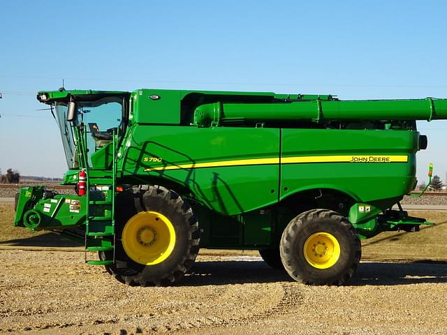 Image of John Deere S790 equipment image 2