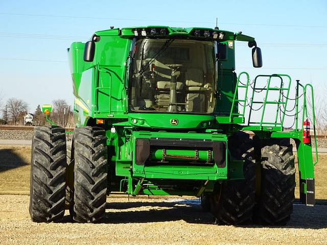 Image of John Deere S790 equipment image 3