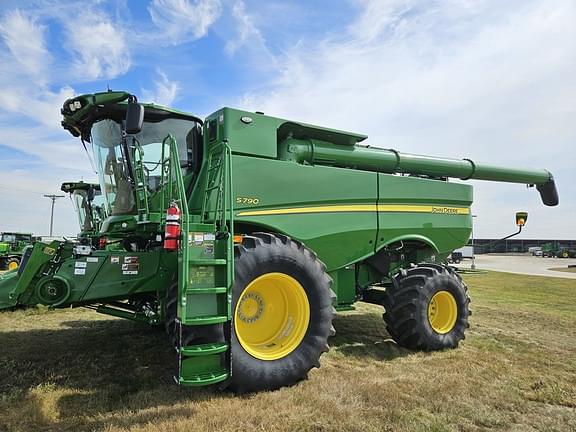 Image of John Deere S790 Primary image