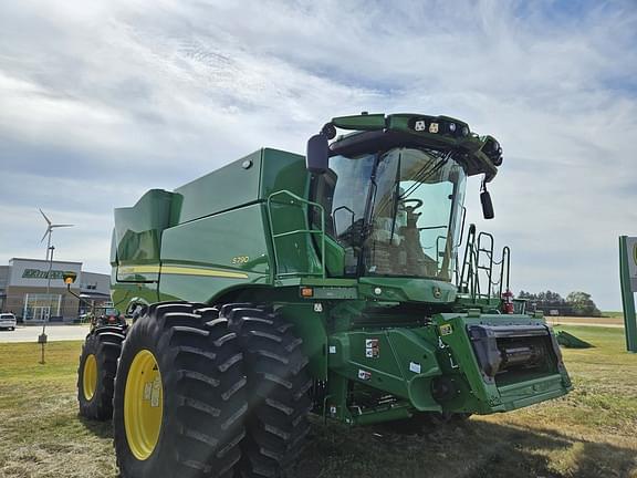 Image of John Deere S790 equipment image 1