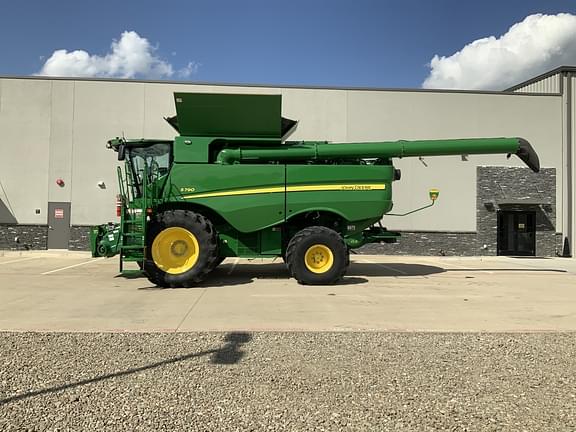 Image of John Deere S790 equipment image 1