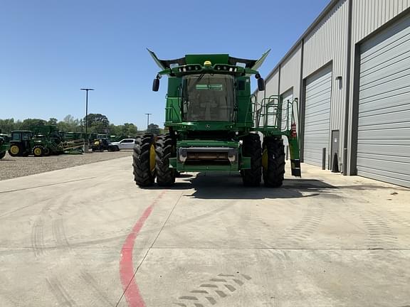 Image of John Deere S790 equipment image 1