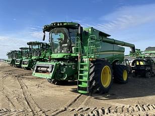 Main image John Deere S790 9