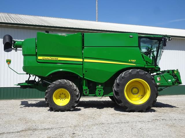 Image of John Deere S790 equipment image 4