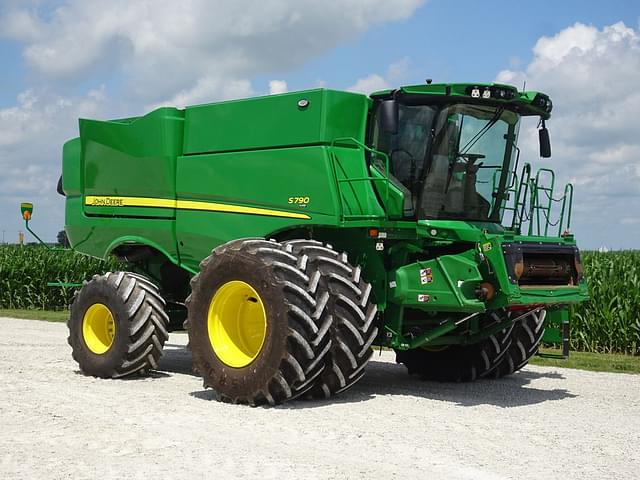 Image of John Deere S790 equipment image 2