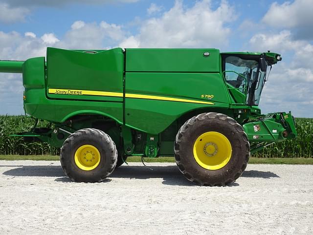 Image of John Deere S790 equipment image 4