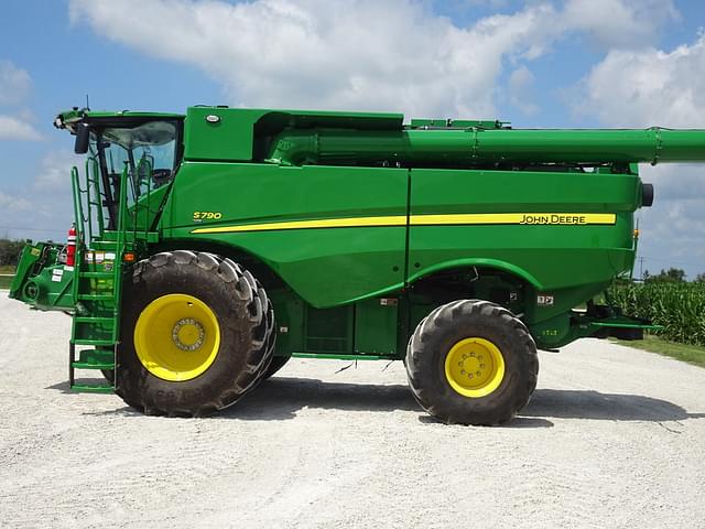 Image of John Deere S790 equipment image 3