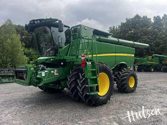 Image of John Deere S790 equipment image 1