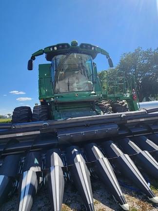 Image of John Deere S790 equipment image 2
