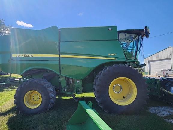 Image of John Deere S790 equipment image 1