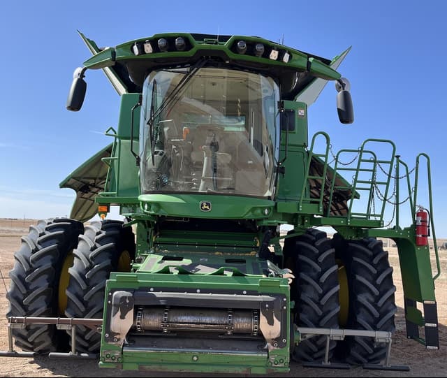 Image of John Deere S790 equipment image 1