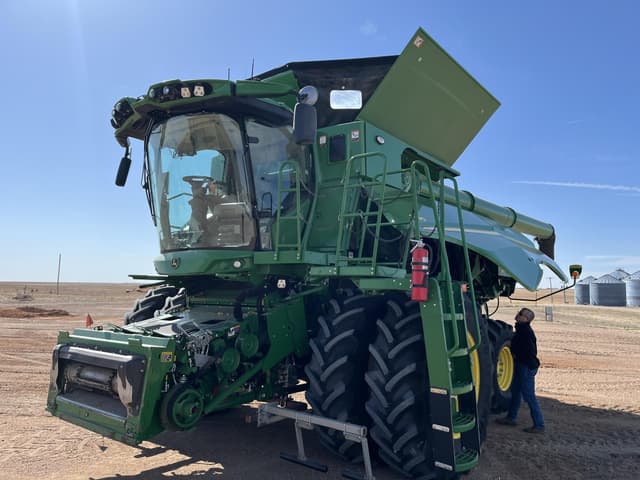 Image of John Deere S790 equipment image 2