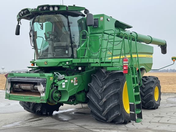 Image of John Deere S790 equipment image 1