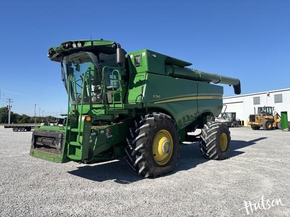 Image of John Deere S790 equipment image 1