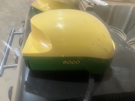 Image of John Deere StarFire 6000 Image 0