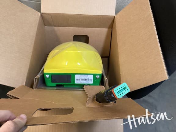 Image of John Deere StarFire 6000 equipment image 4