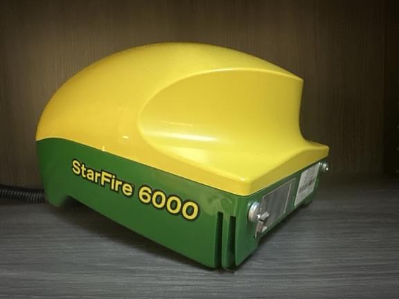 Image of John Deere StarFire 6000 equipment image 1