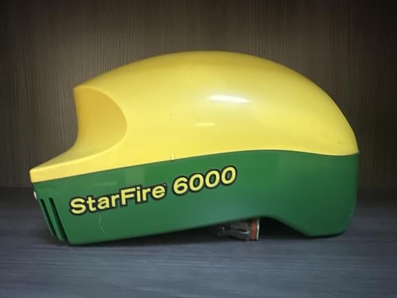 Image of John Deere StarFire 6000 equipment image 4