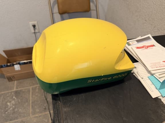 Image of John Deere StarFire 6000 Image 1