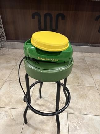 Image of John Deere StarFire 7000 Primary image