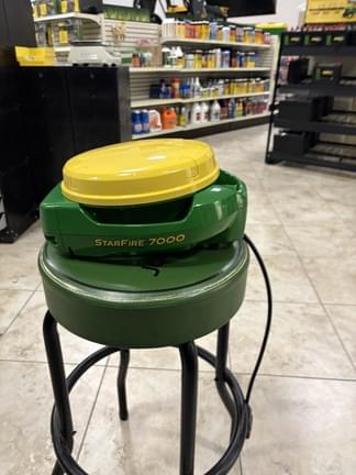 Image of John Deere StarFire 7000 equipment image 3