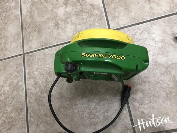 Image of John Deere StarFire 7000 equipment image 3