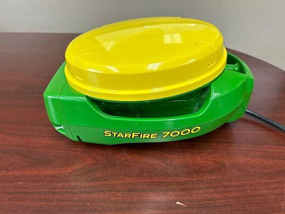 Image of John Deere StarFire 7000 equipment image 3