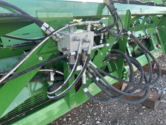 Image of John Deere SH12F equipment image 3
