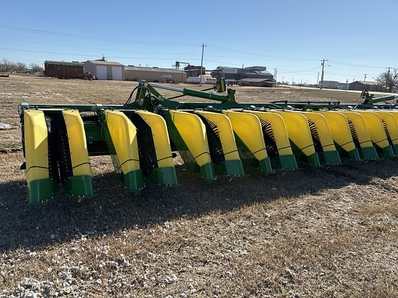 Image of John Deere SH12F equipment image 2