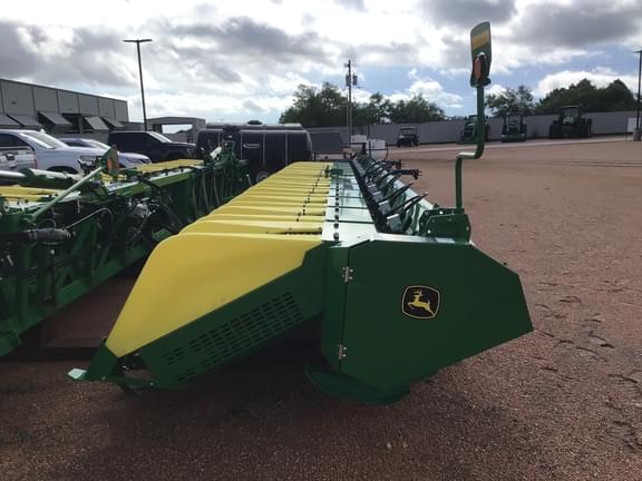 Image of John Deere SH12R equipment image 3