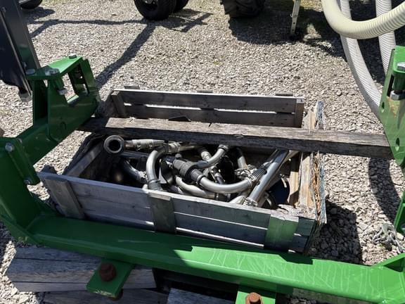 Image of John Deere ST12 equipment image 4