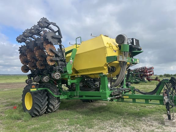 2023 John Deere ST12 Equipment Image0