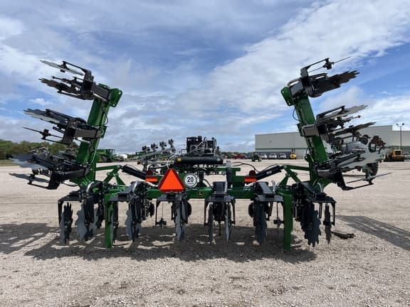 Image of John Deere ST12 equipment image 4