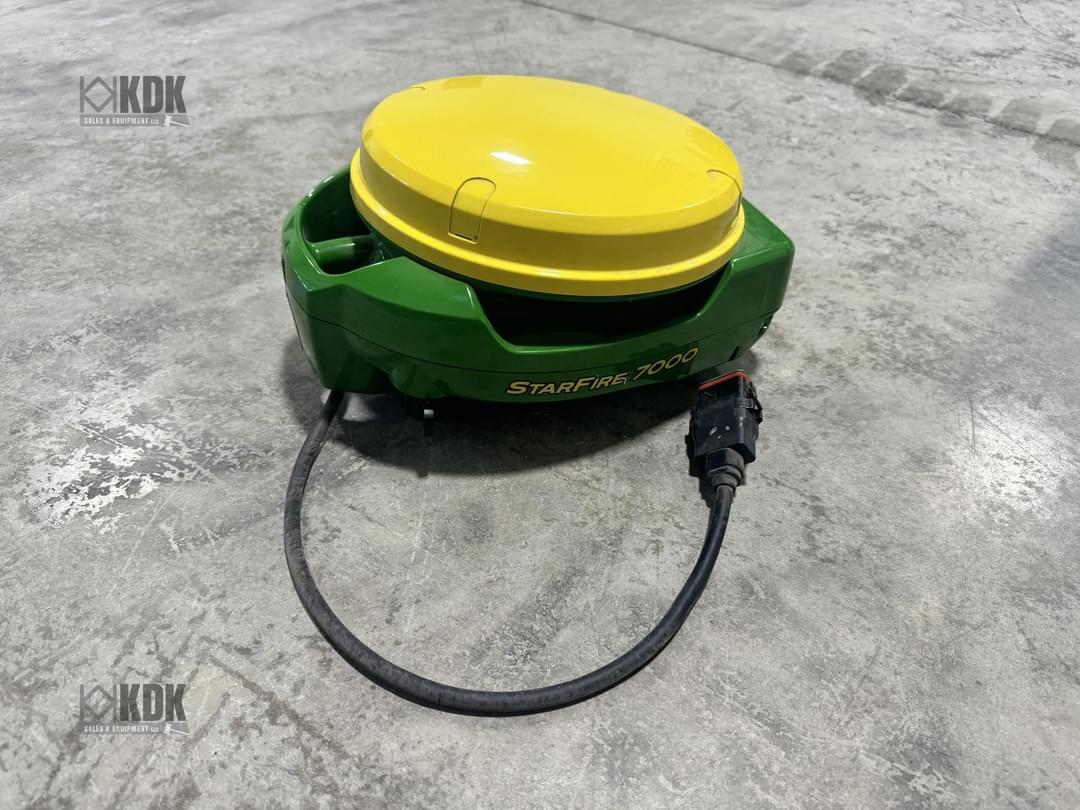 Image of John Deere StarFire 7000 Primary image
