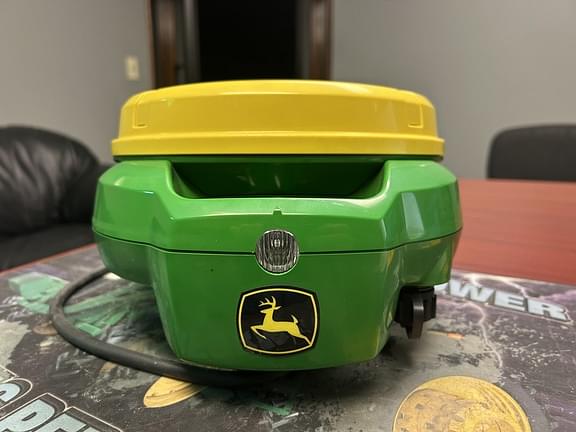 Image of John Deere StarFire 7000 Primary image