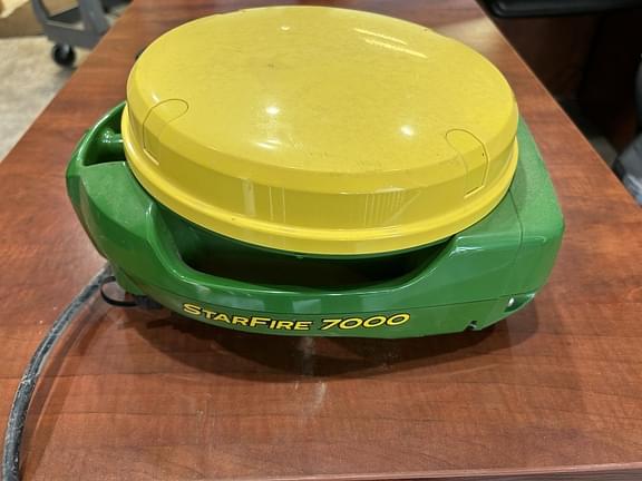 Image of John Deere StarFire 7000 equipment image 1