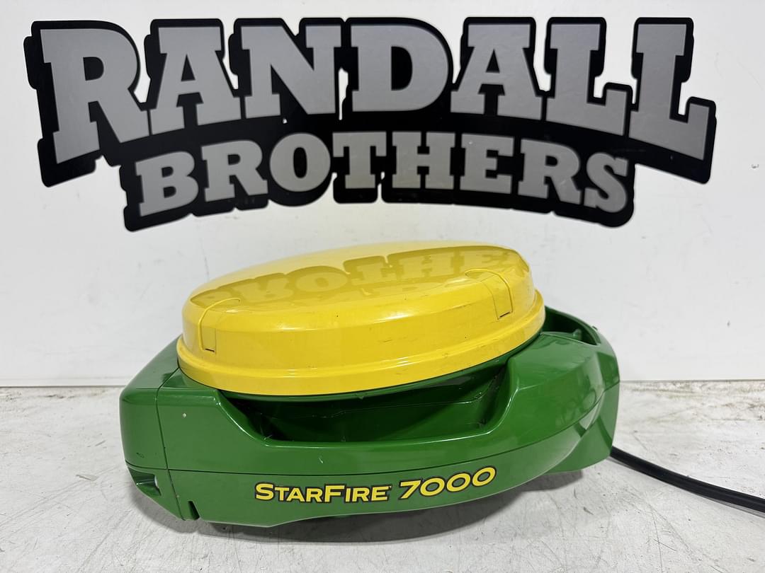 Image of John Deere StarFire 7000 Primary image