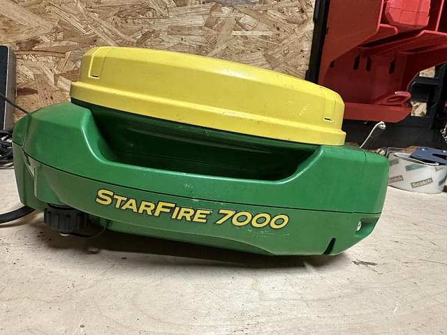 Image of John Deere StarFire 7000 equipment image 1