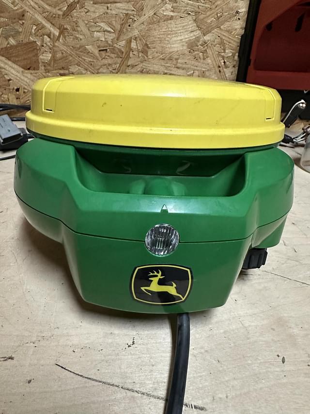 Image of John Deere StarFire 7000 equipment image 3