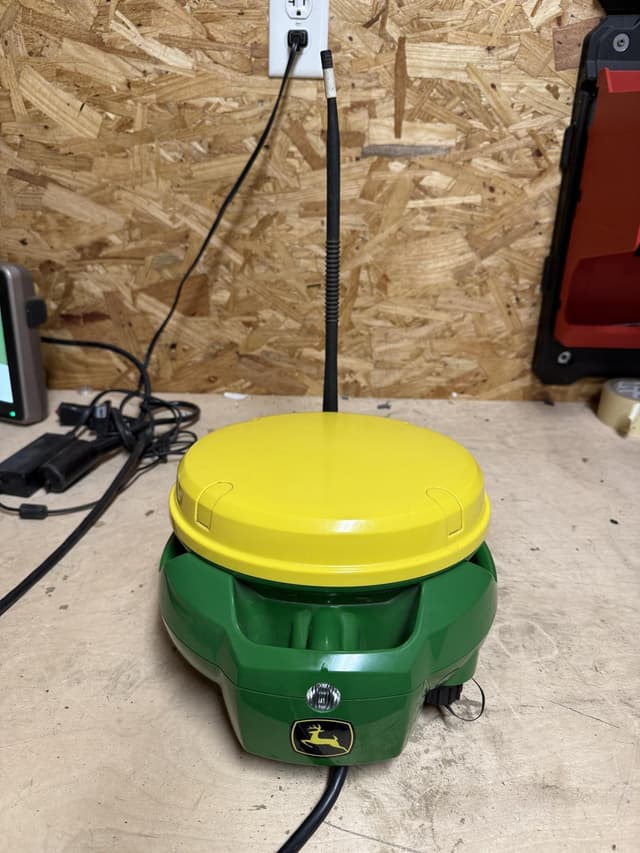 Image of John Deere StarFire 7000 equipment image 2