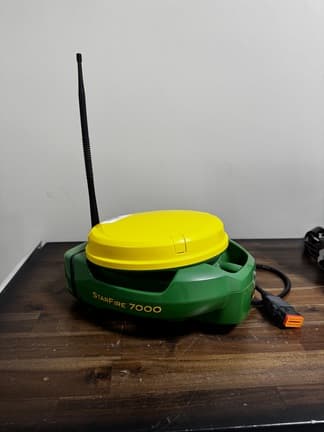 Image of John Deere StarFire 7000 equipment image 1