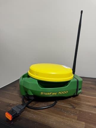 Image of John Deere StarFire 7000 Primary image