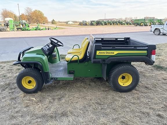 Image of John Deere Gator TE 4x2 equipment image 1