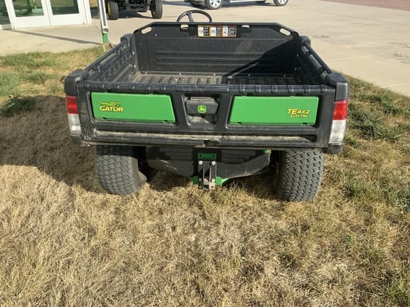 Image of John Deere Gator TE 4x2 equipment image 3