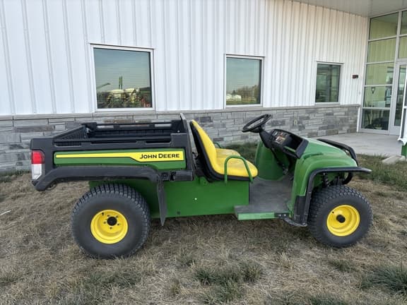 Image of John Deere Gator TE 4x2 equipment image 2