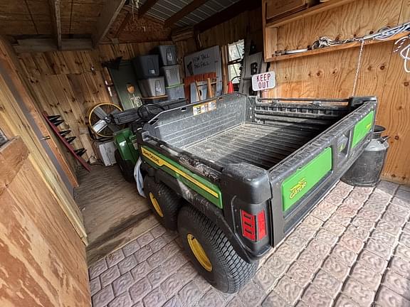 Image of John Deere Gator TH 6x4 equipment image 2