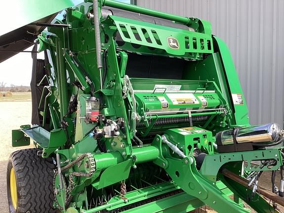 Image of John Deere V461R equipment image 3